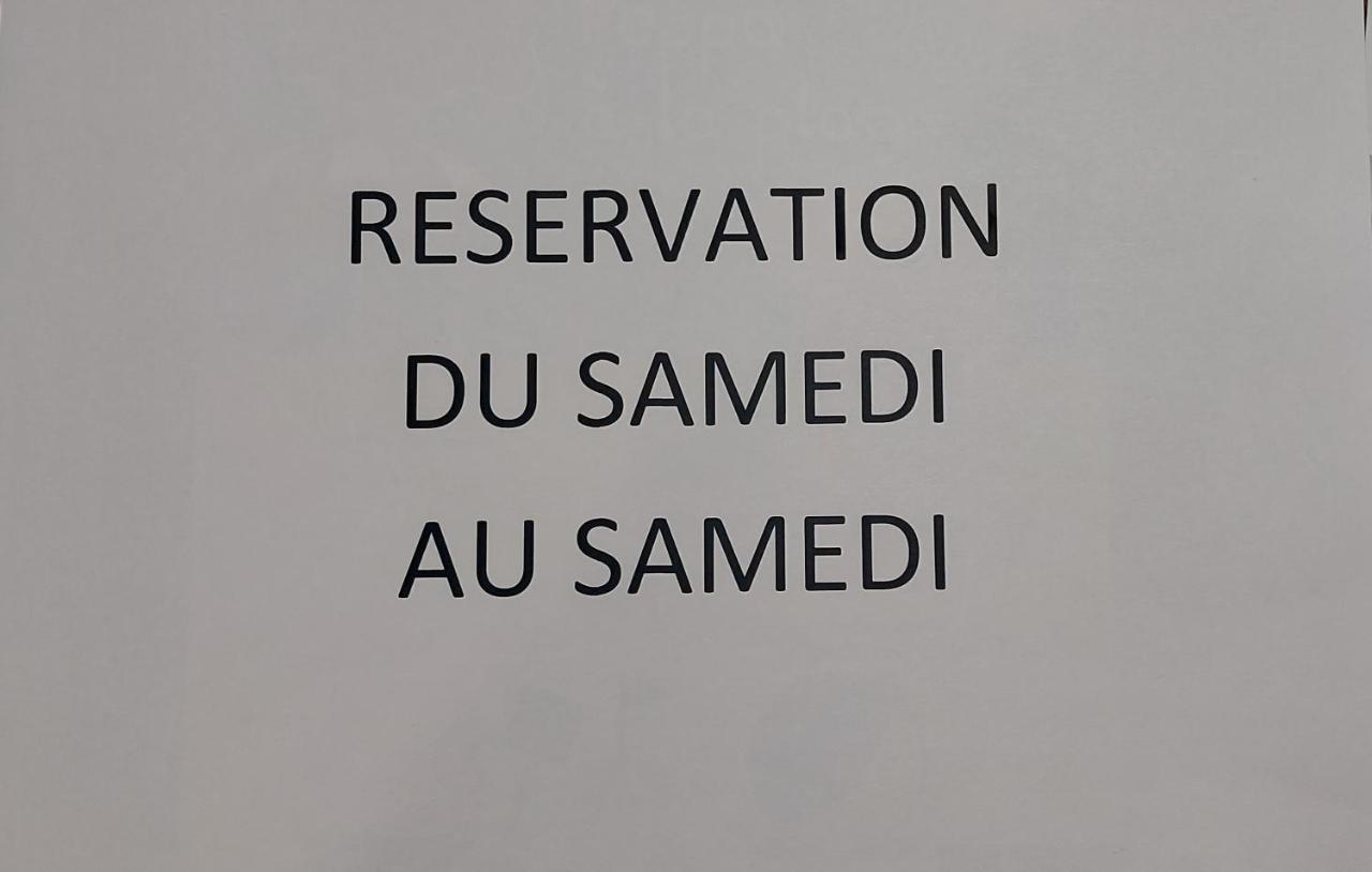 Grand T3 Lumineux Spacieux Propre, Tout Confort, Parking, Ascenseur, Emplacement Central Unique, Port-Commerces-Mer Et Plages A Pied, Location Du Samedi Au Samedi ساناري سور مير المظهر الخارجي الصورة